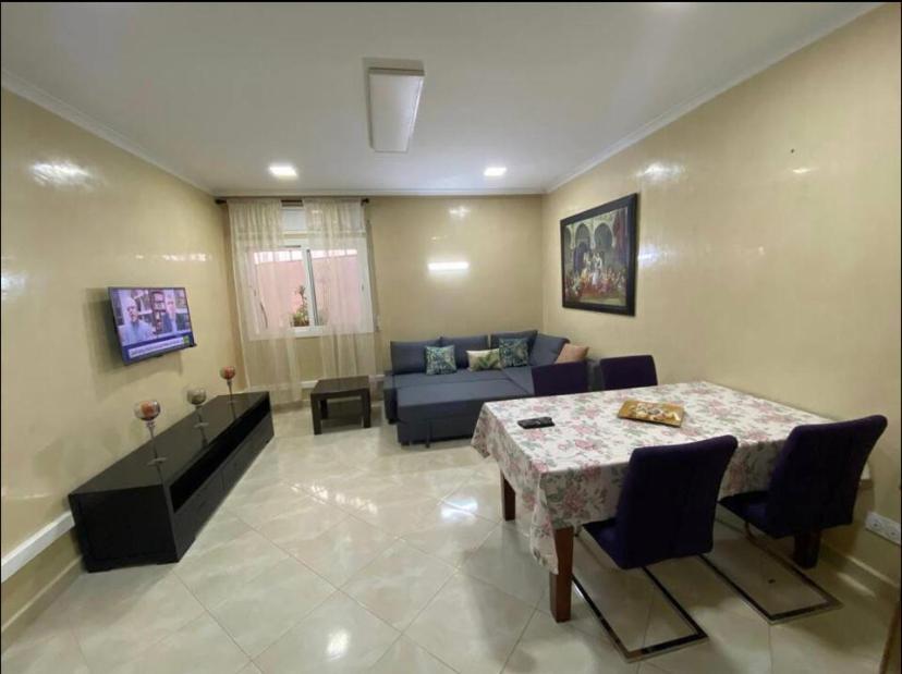Appartement Elegant Et Climatise Au Centre Avec Terrasse - Proche Plage Et Attractions ! Tânger Exterior foto