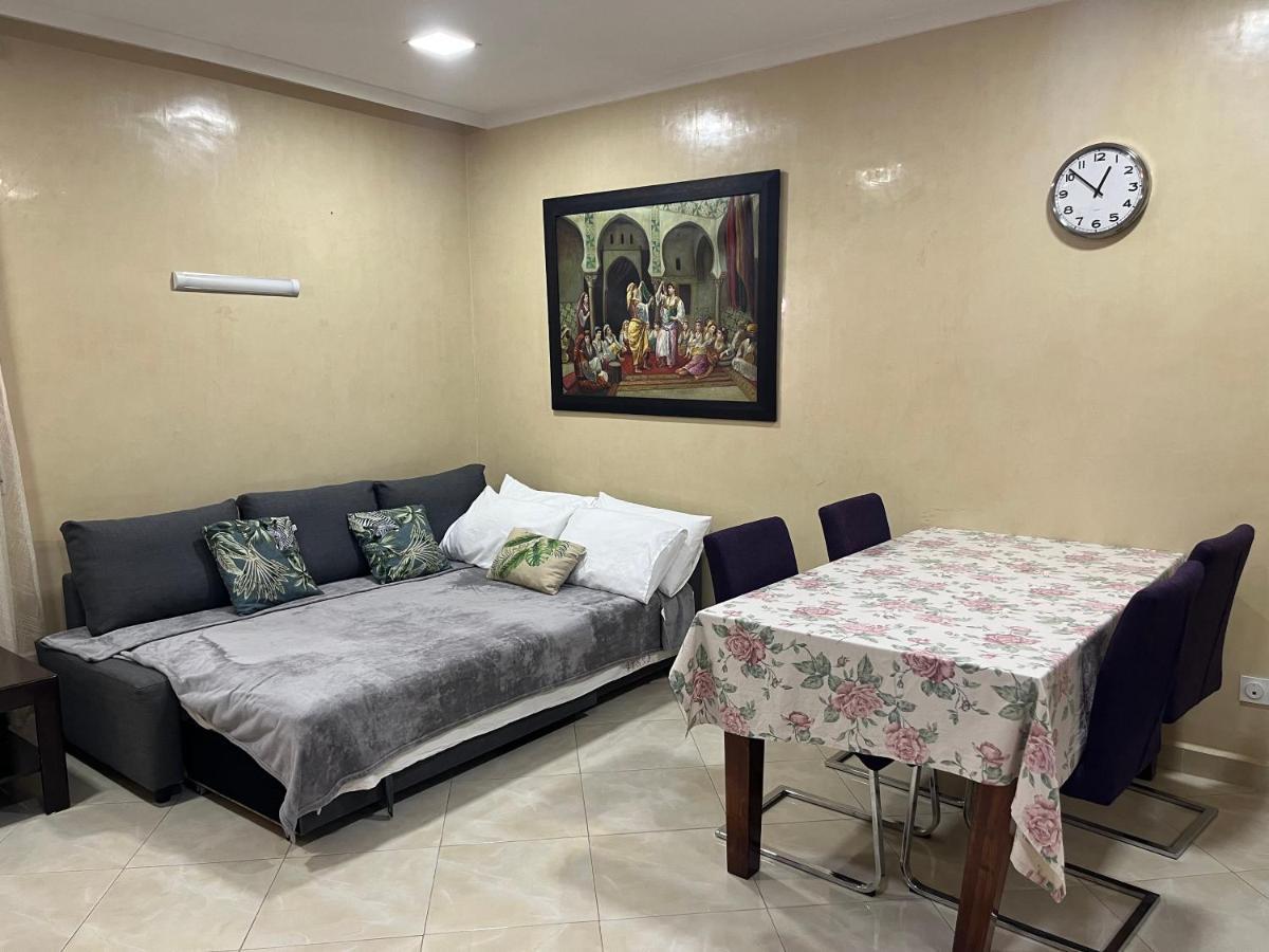 Appartement Elegant Et Climatise Au Centre Avec Terrasse - Proche Plage Et Attractions ! Tânger Exterior foto
